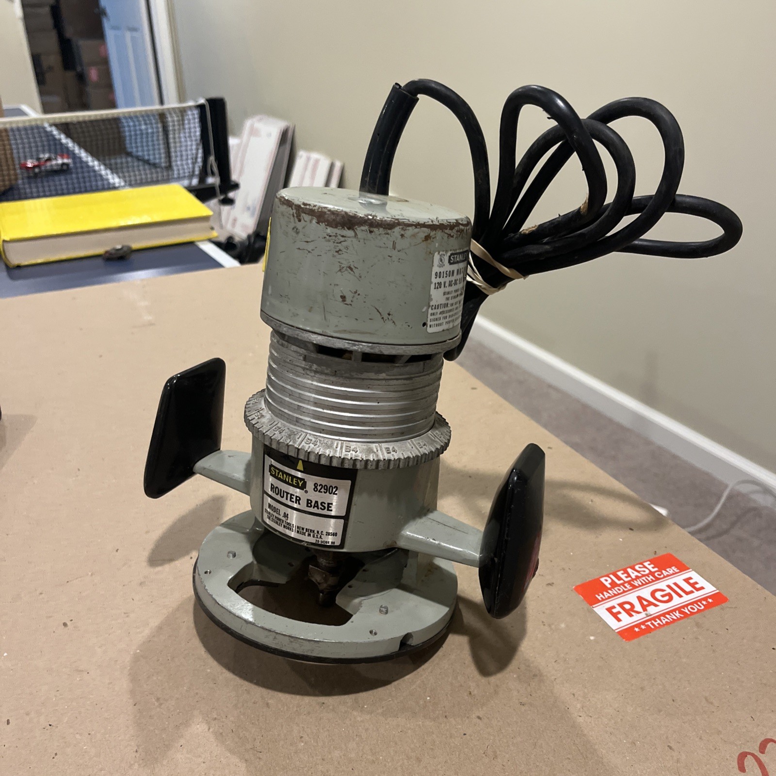 STANLEY #.04 90150M 9.A 26.000 RPM INDUSTRIAL 1/4 MOTOR & #.04 82902 ROUTER BASE
