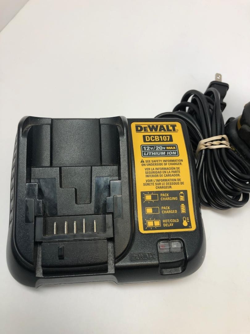 DEWALT DCF815 IMPACT DRIVER WITH CHARGER AND 12V BATTERY (NLG058590)