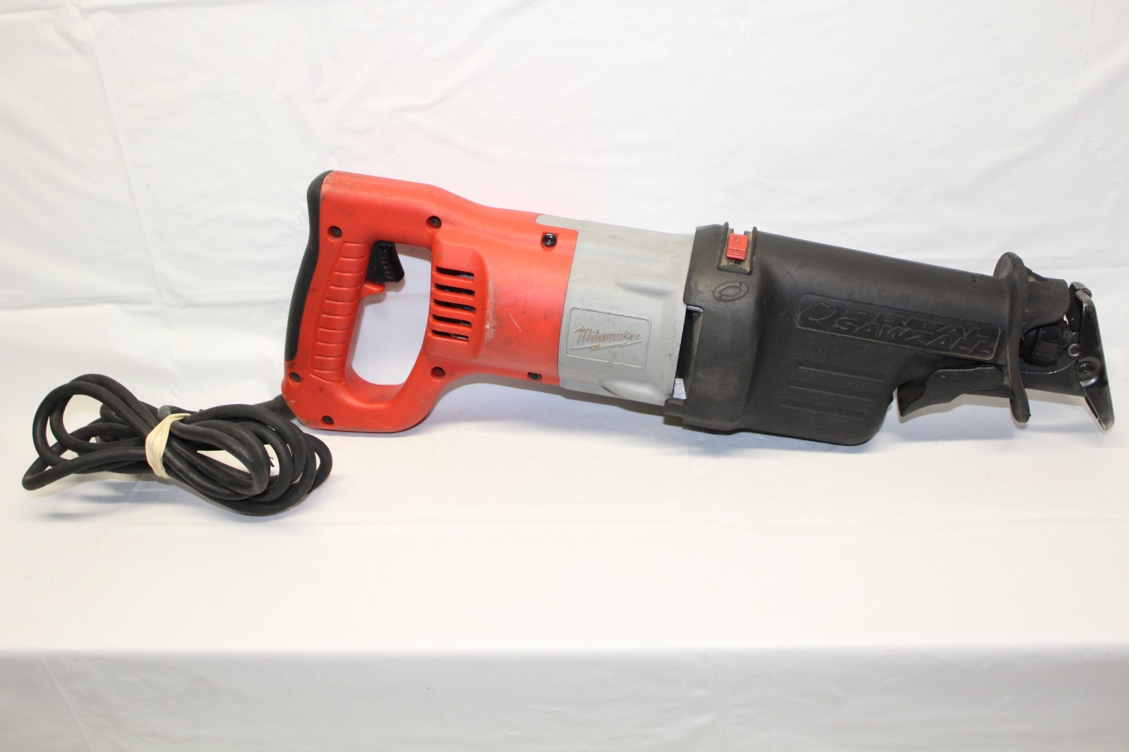 Milwaukee 6520-21 Heavy-Duty Corded Orbital Sawzall 12AMP P22