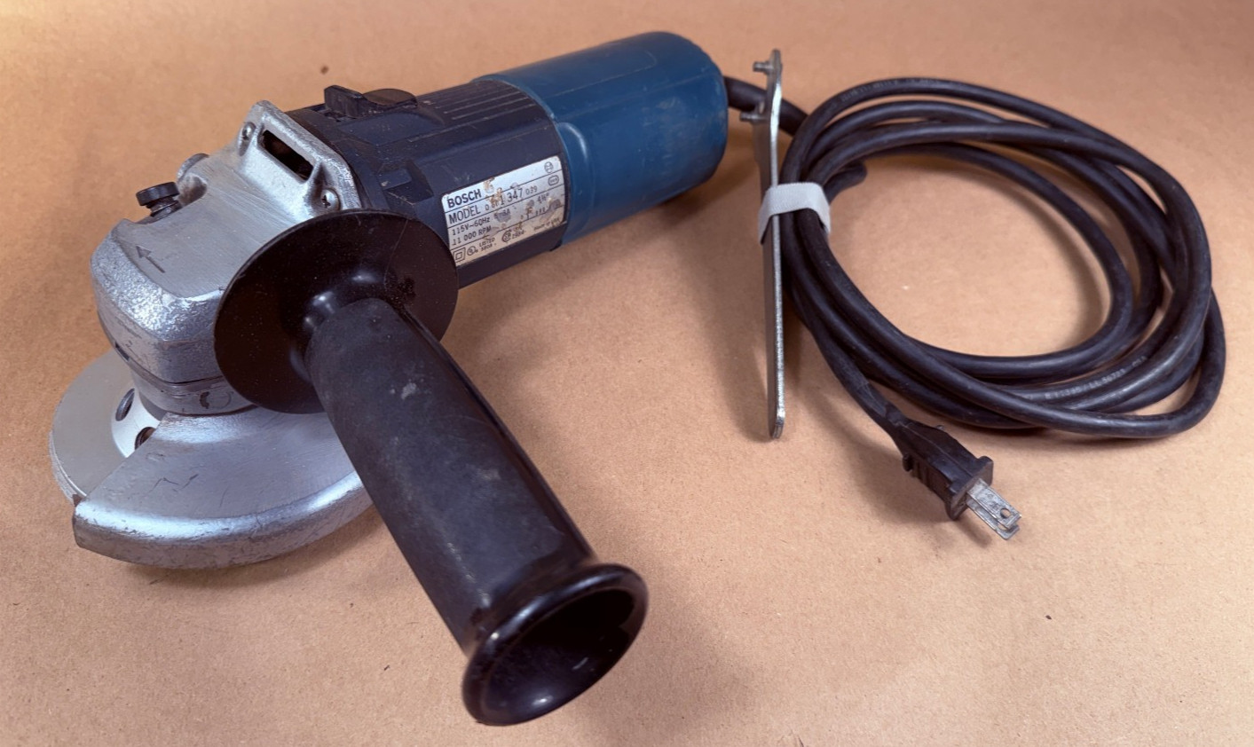 Bosch 4-1/2&Prime; Angle Grinder 11,000 RPM Model 1347 Corded Electric / Diamond Wheel