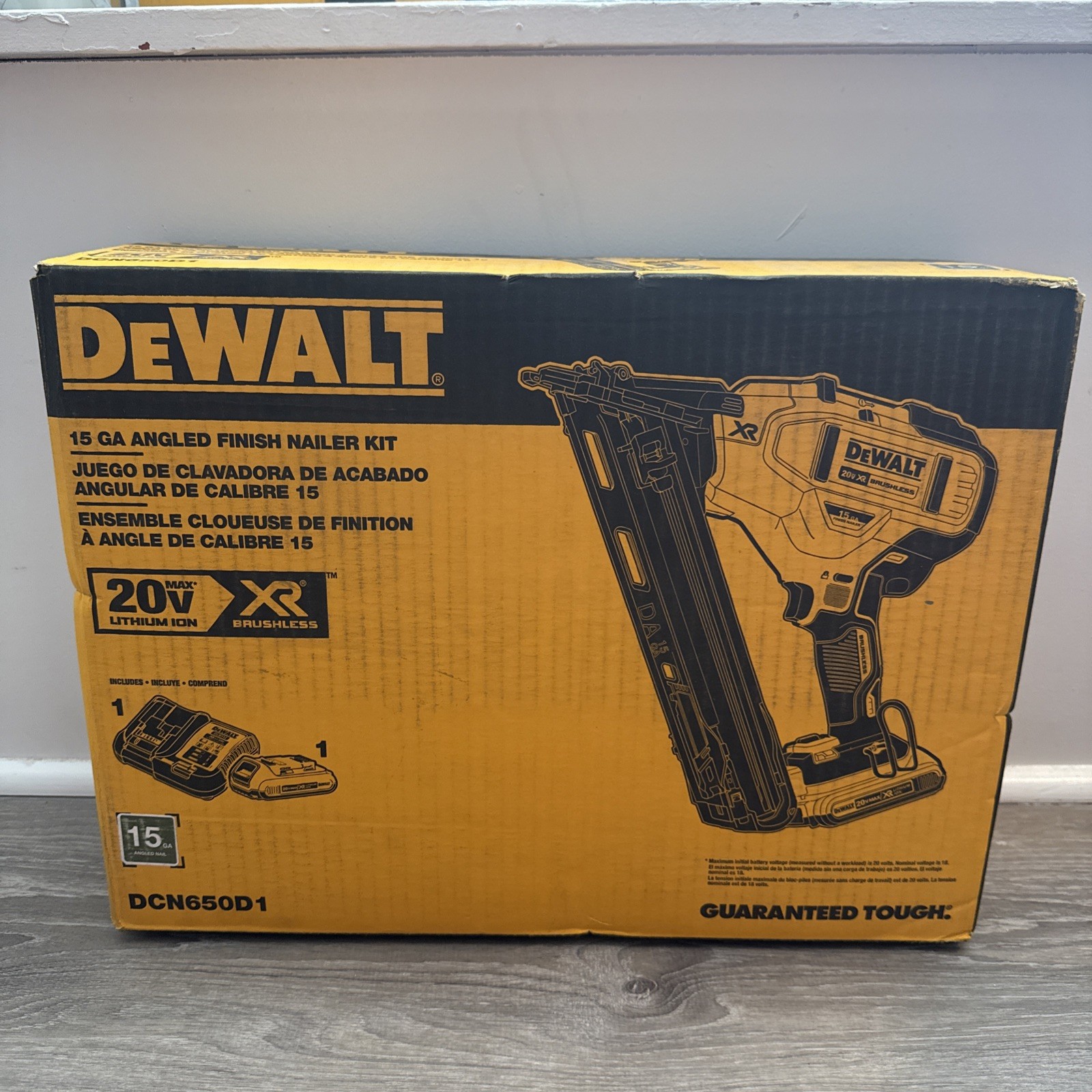 DEWALT DCN650D1 20V MAX XR 15 GA Cordless Angled Finish Nailer Kit (2 Ah) New