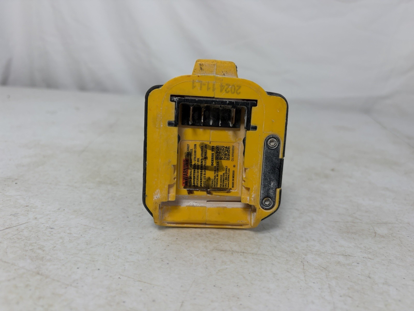 DEWALT XR 20V Lithium-Ion Cordless Rotary Drywall Cut-Out Tool TOOL ONLY DCE555