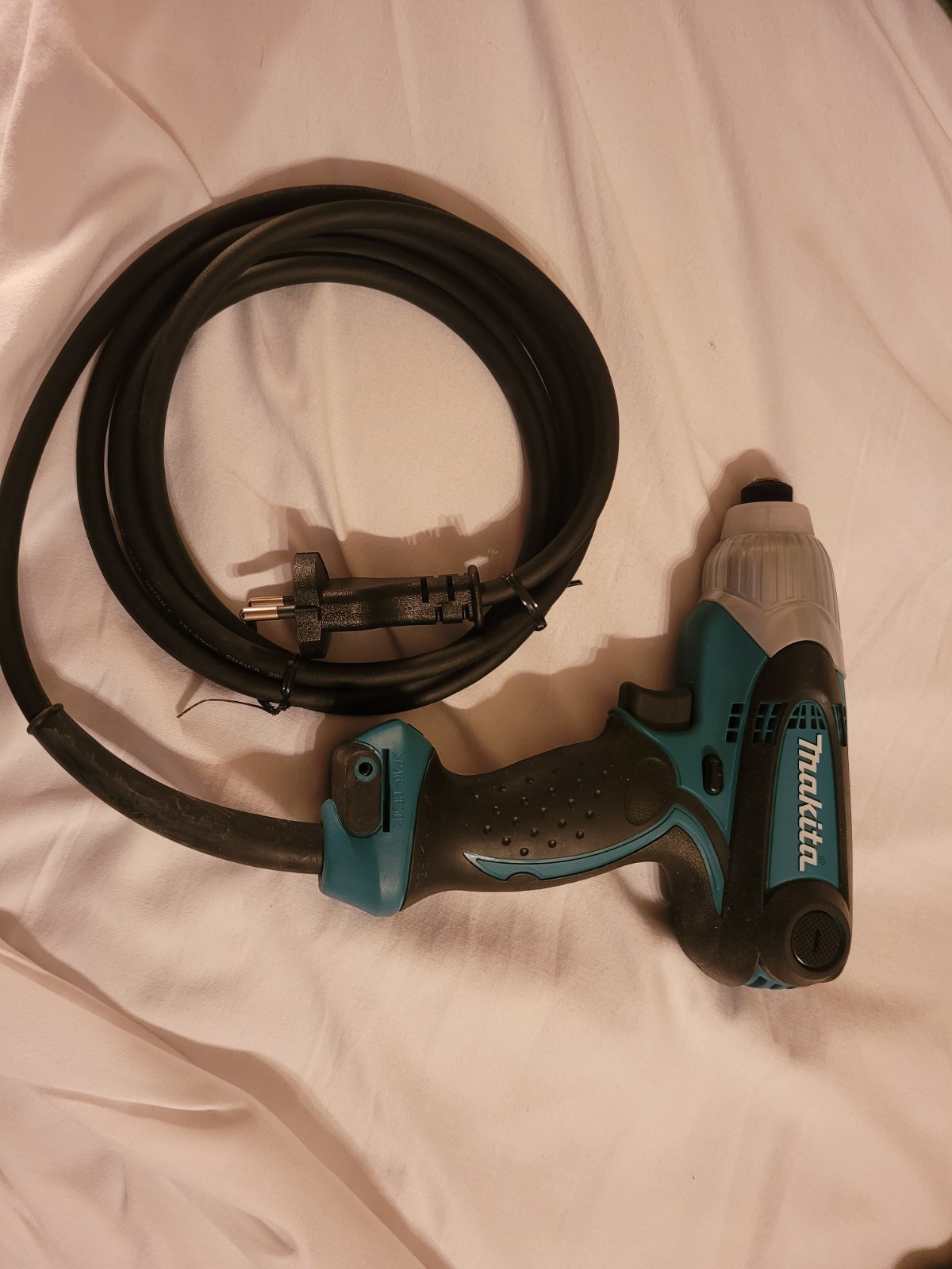 Makita TD0101F 220V Corded Electric Impact Driver Express