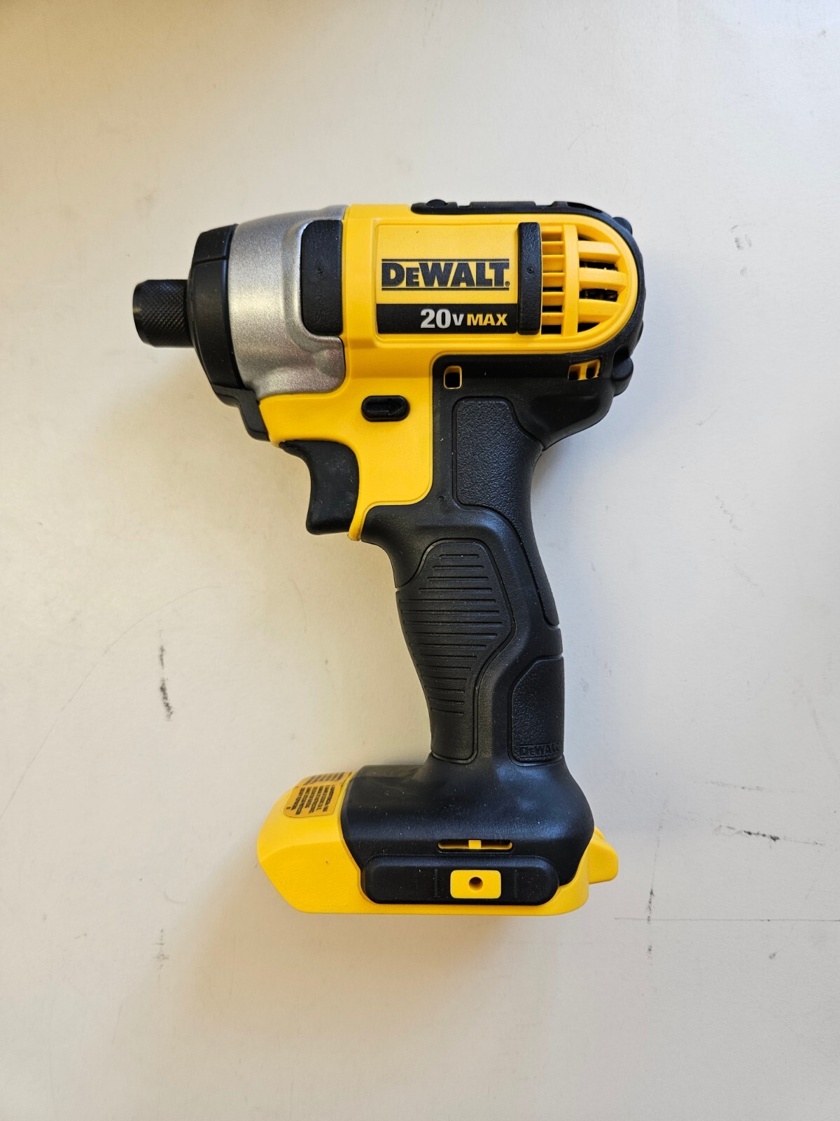 Dewalt DCF885 20-Volt Max Lithium-Ion 1/4 in Cordless Impact Driver