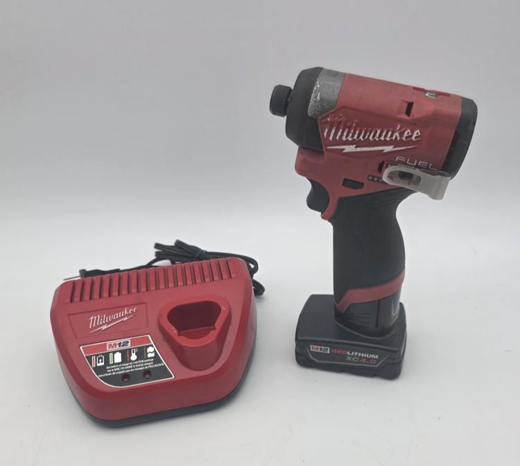 Milwaukee 3453-20 M12 12V 1/4&Prime; Hex Impact Driver w/ XC4.0 Battery & Charger
