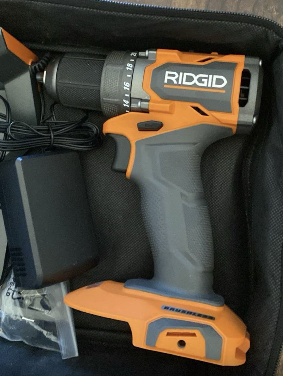 RIDGID 18V SubCompact Brushless Cordless Drill/Driver Kit 2 Ah Battery Charger