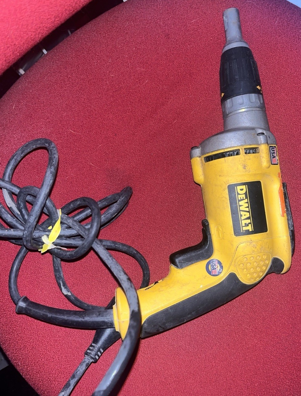 DEWALT DW272 VSR CORDED DRYWALL SCREWDRIVER GUN 6.3A 4000 RPM – TESTED & WORKING