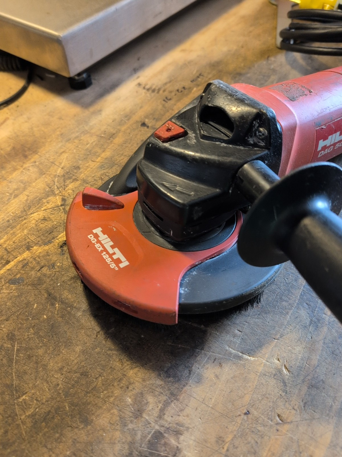 HILTI DAG 500-D Angle Grinder, Concrete Grinder