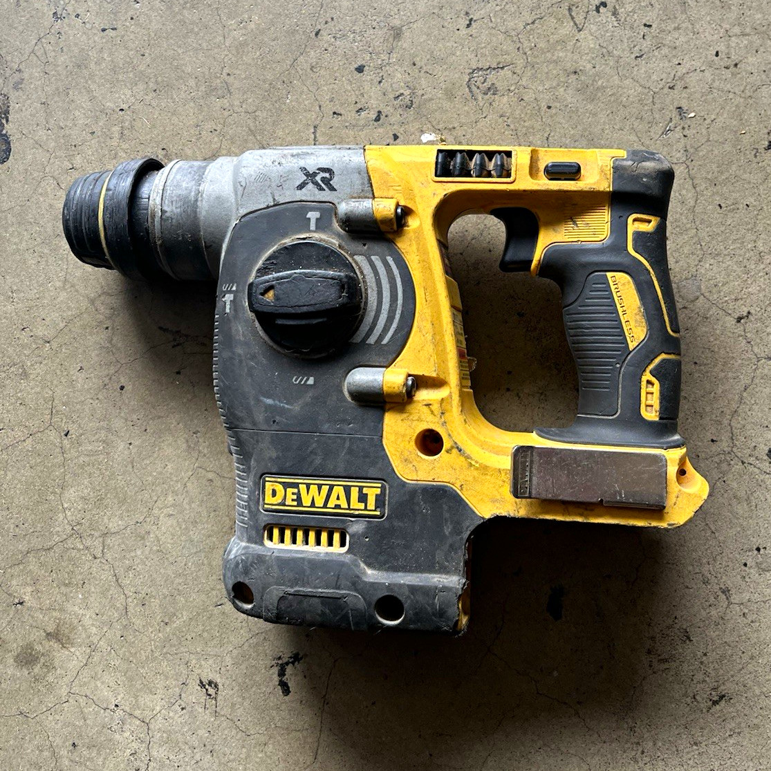 DEWALT dch273 20V MAX XR Cordless Rotary Hammer Drill Tool Only Yellow/Black