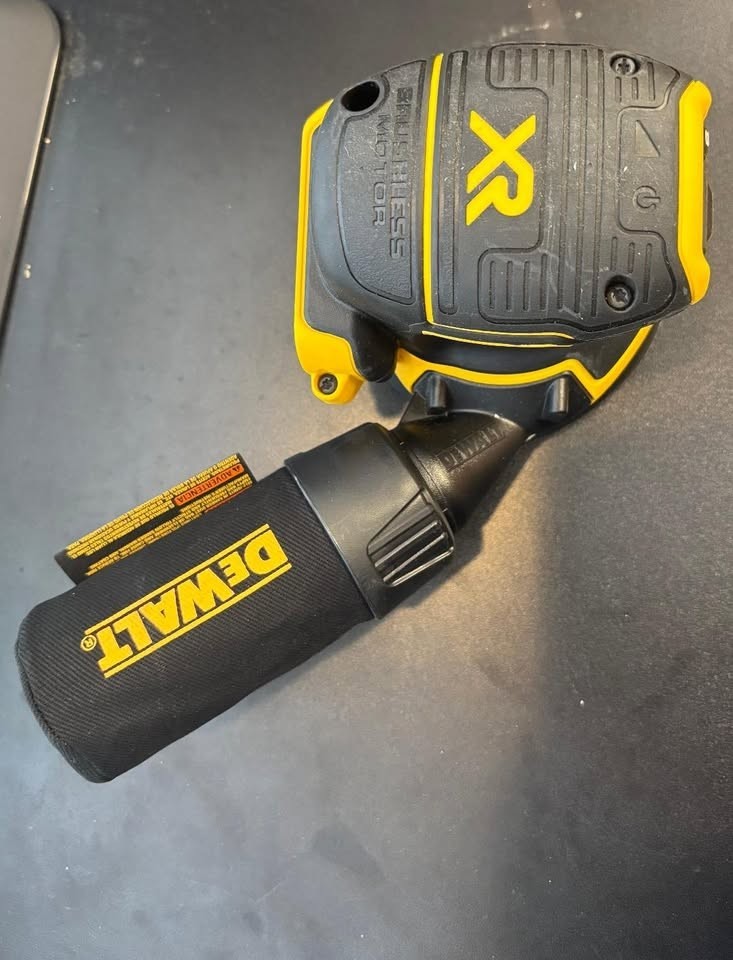 DeWalt DCW210B 20V Cordless 5&Prime; Variable Orbital Sander
