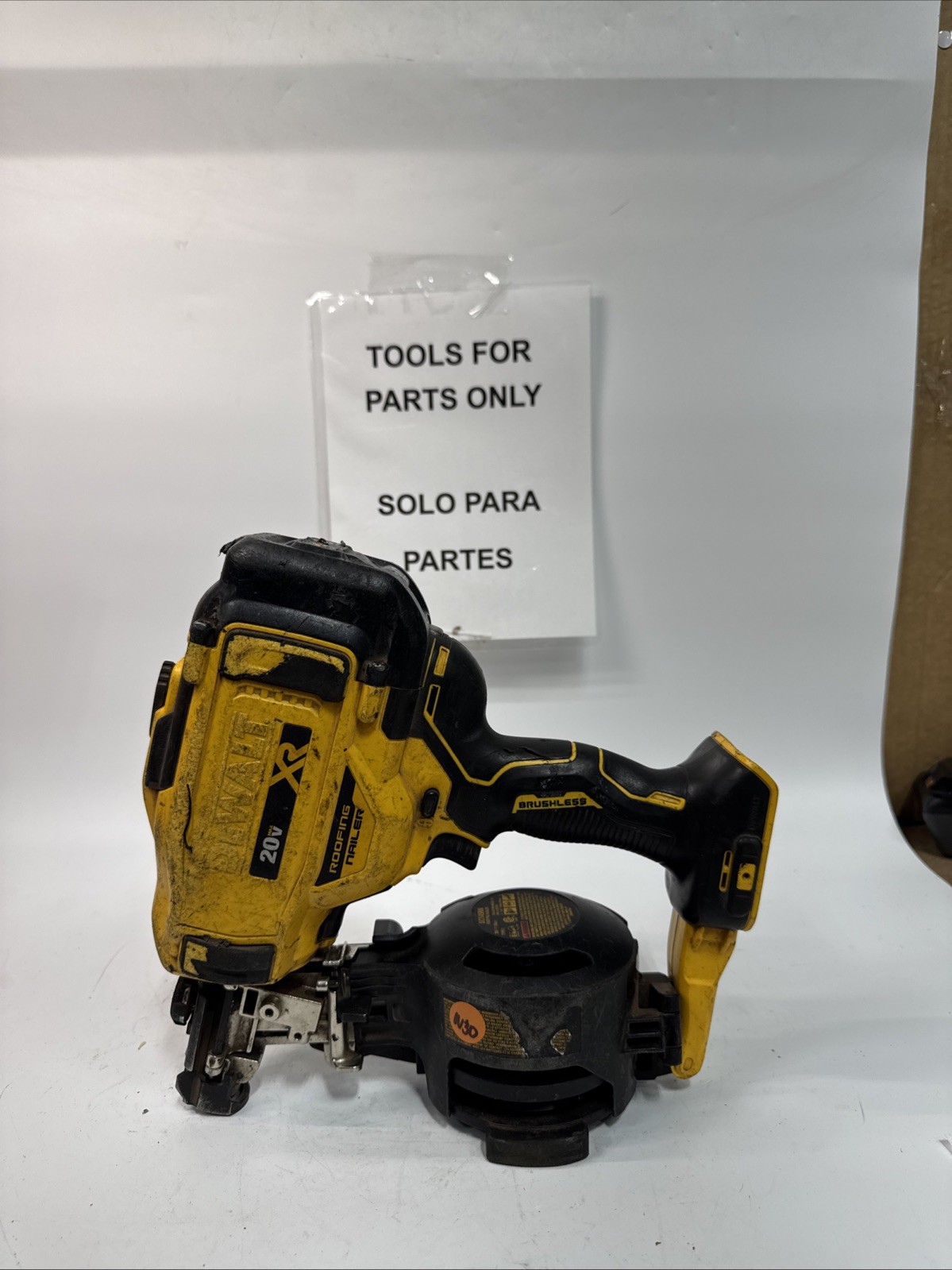 DEWALT DCN45RN 18V XR Cordless Roofing Coil Nail Gun W30