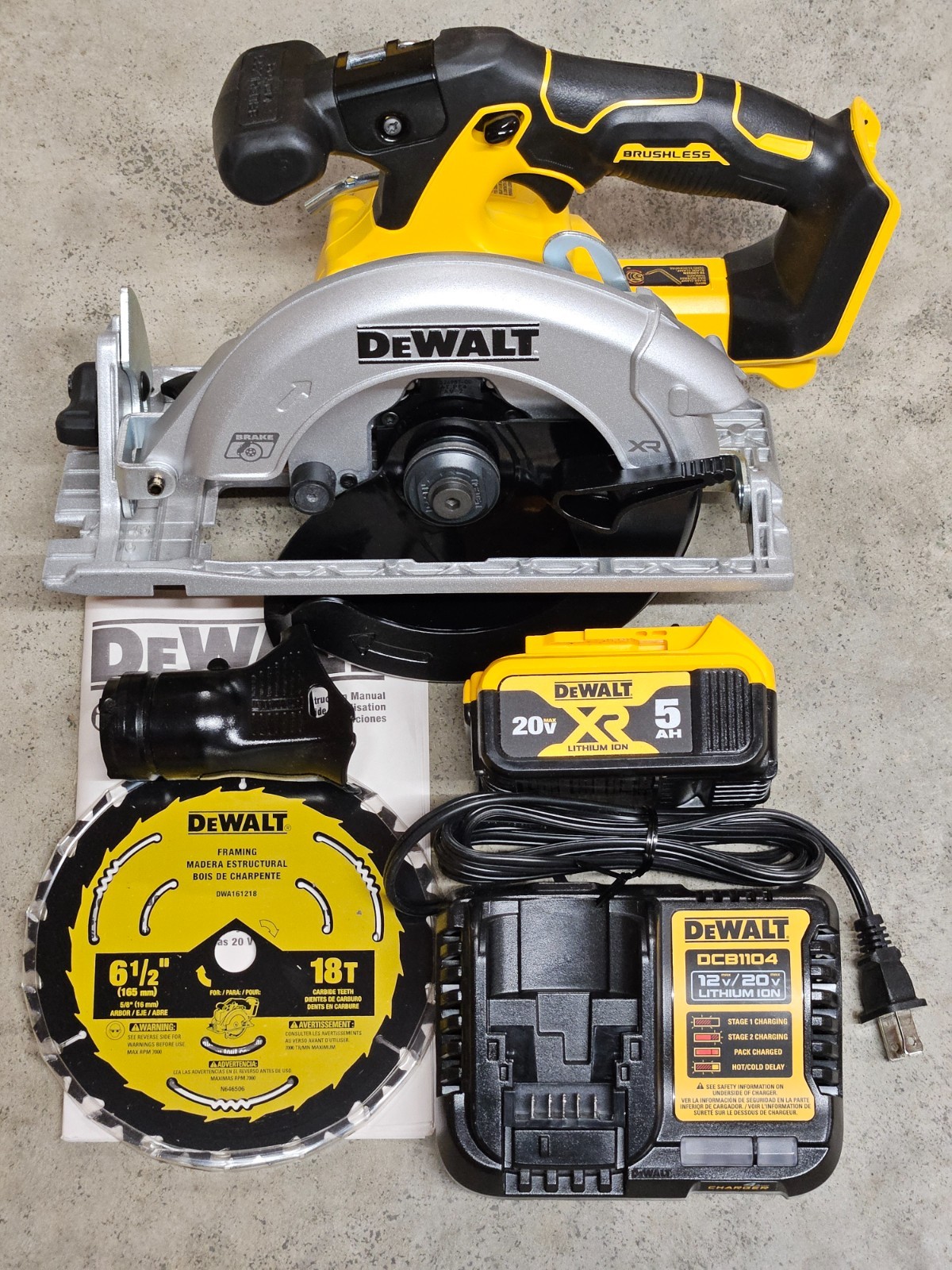 NEW DeWalt 20V MAX XR Brushless 6 1/2&Prime; Circular Saw w/ 5aH Battery Model# DCS565