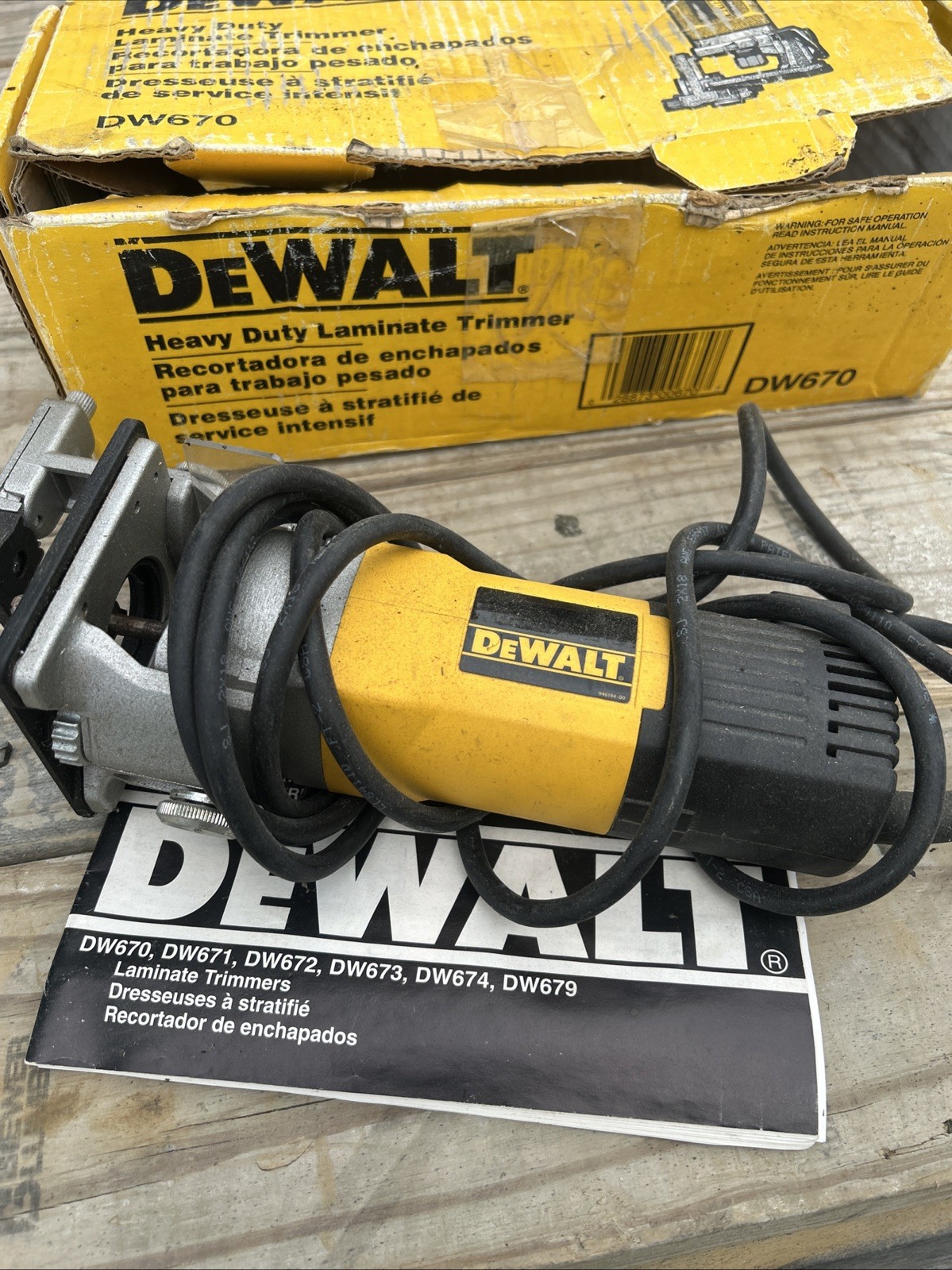 Dewalt DW670 Heavy Duty Laminate Trimmer Barely Used Works Great New Like