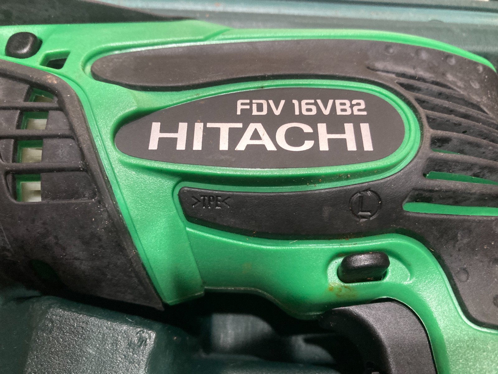 Hitachi FDV 16VB2 Hammer Drill – Includes Case and chuck key – Tested & Working