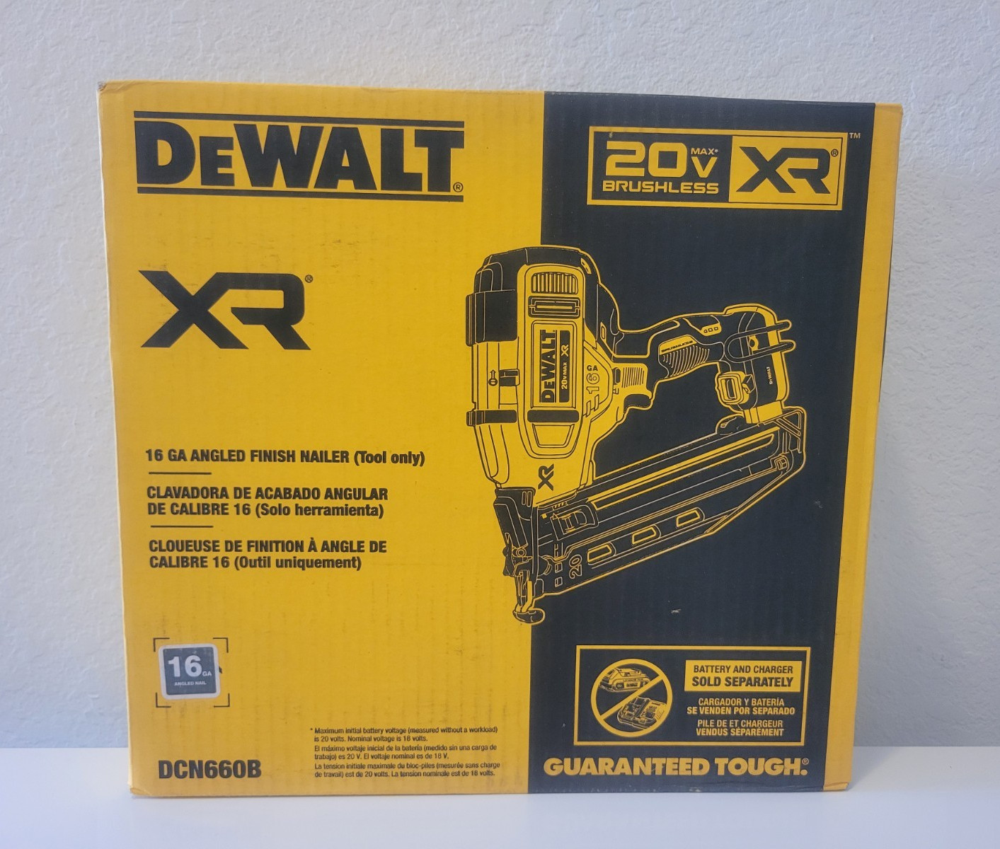 DEWALT XR 20V MAX Brushless 16GA Angled Finish Nailer DCN660B (TOOL ONLY)