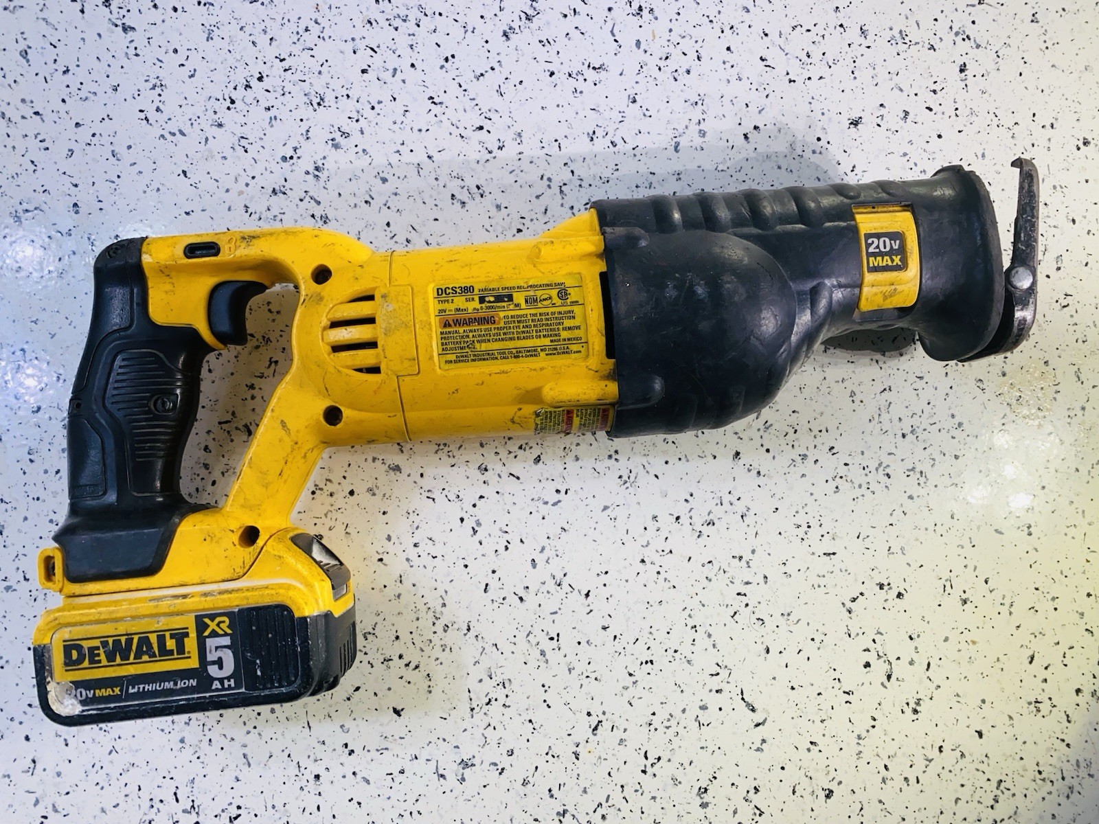DEWALT DCS380 20V MAX Reciprocating Saw W/ 5AH BATTERY