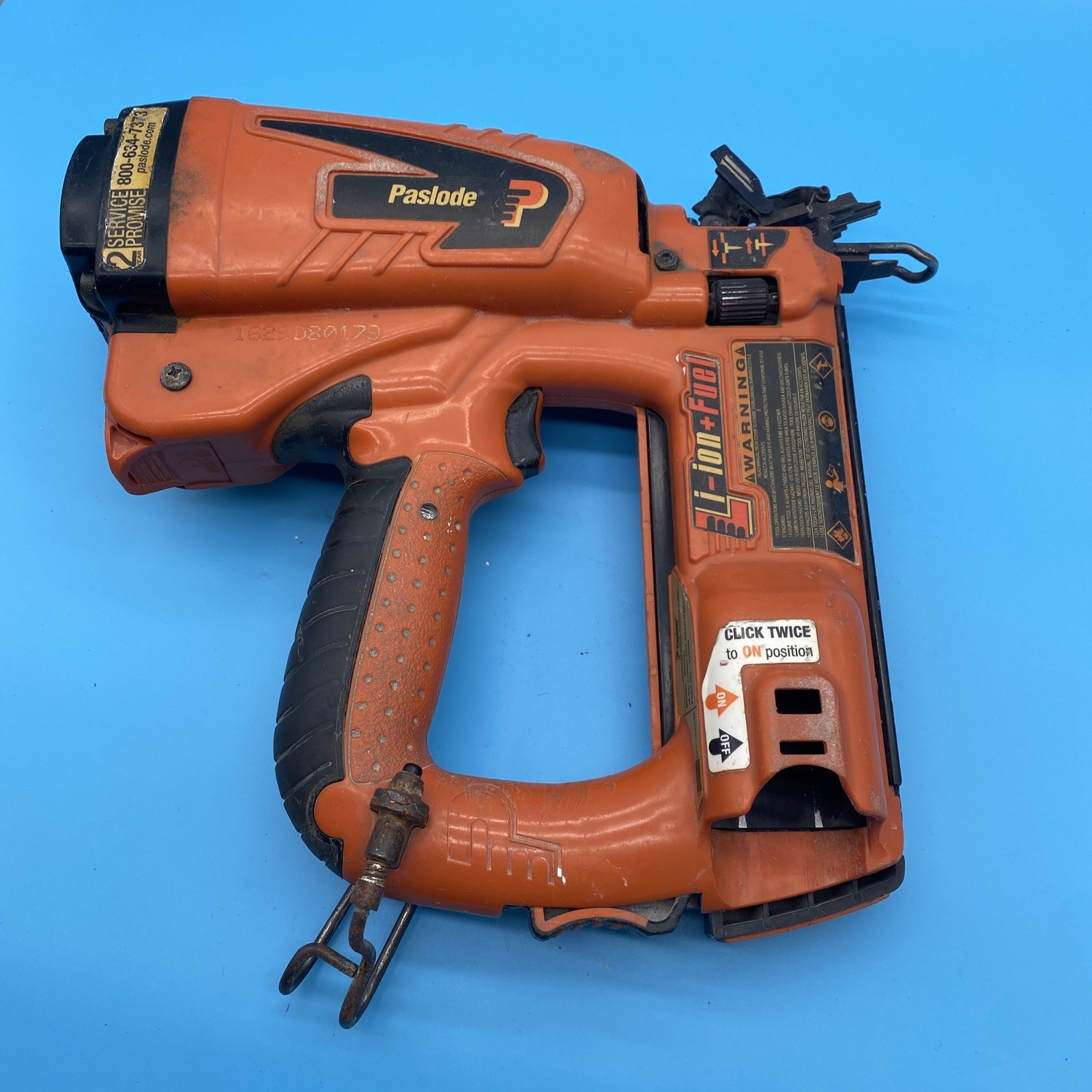 Paslode 918000 IM200Li 18-Gauge Li-ion Cordless Brad Nailer PARTS / NOT WORKING