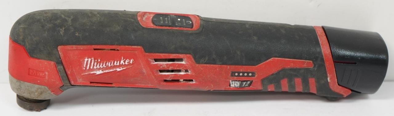 Milwaukee 2426-20 M12 12V Li-Ion Cordless Multi-Tool w/Battery & Charger